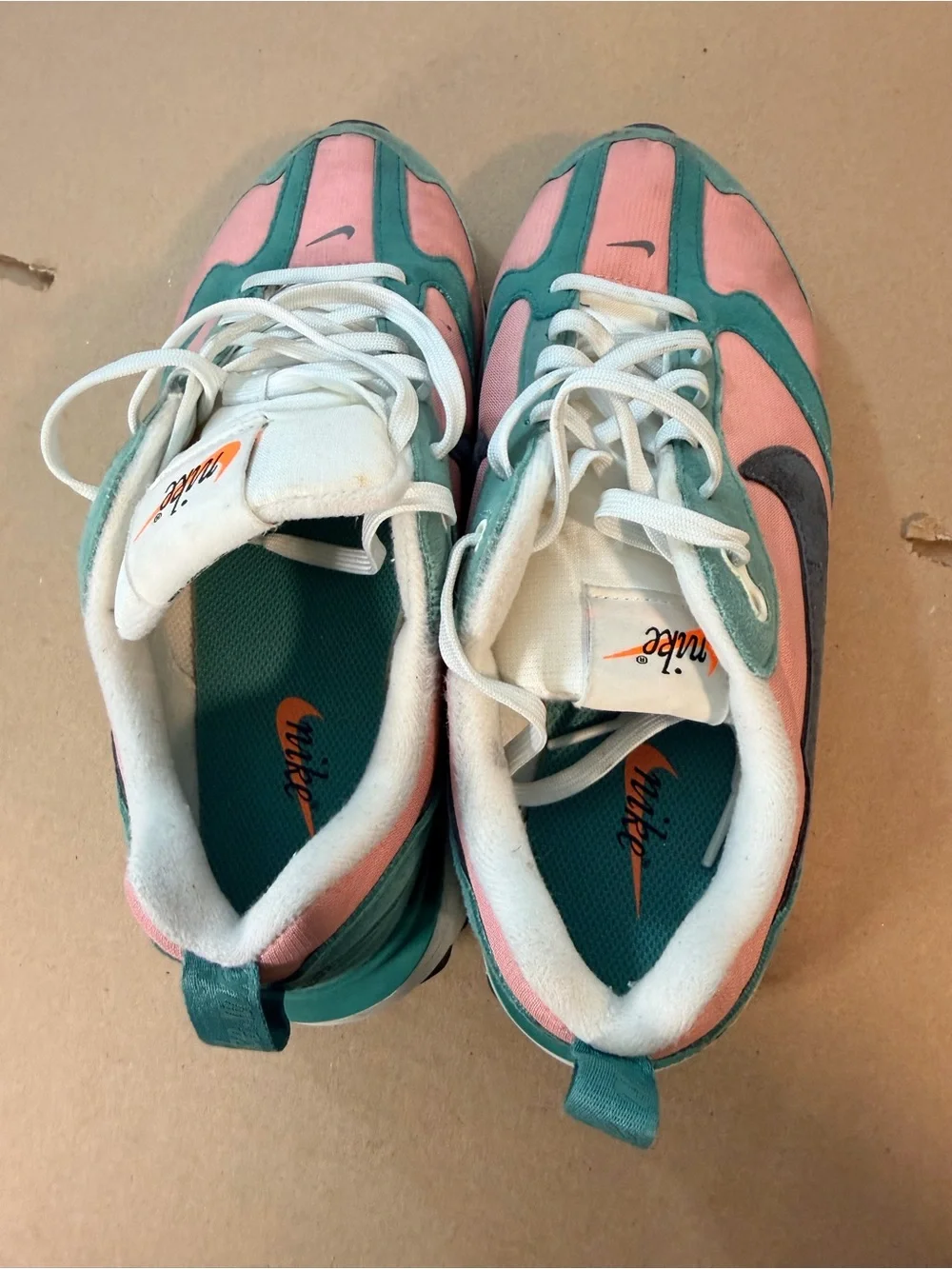 Nike Air Max Dawn Women's Low Top Lace-Up Mesh Colorblock Rubber